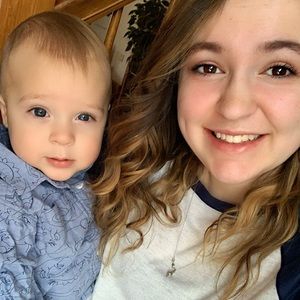 Meet your Posher, Dominique